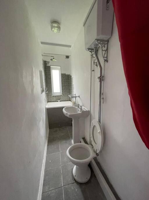 Appartamento 2 Bedroom Flat Wembley *