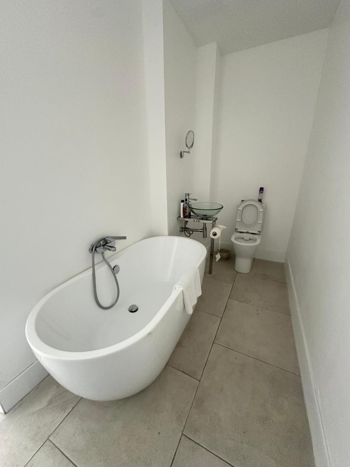 Appartamento 2 Bedroom Flat Wembley