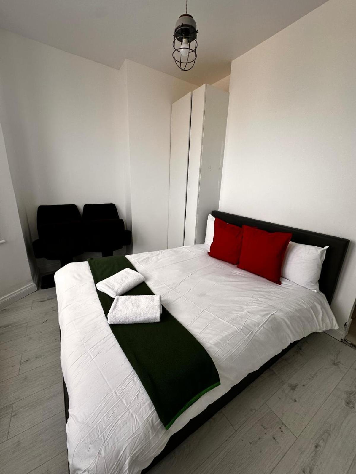 2 Bedroom Flat Wembley Appartamento Londra