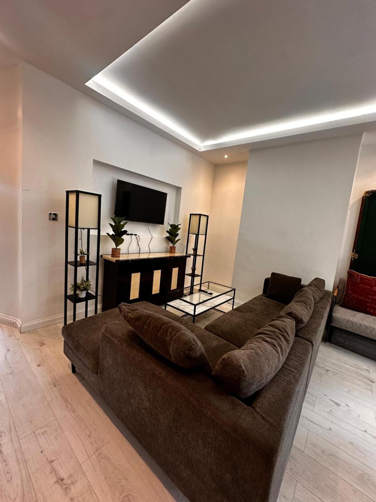 Appartamento 2 Bedroom Flat Wembley *