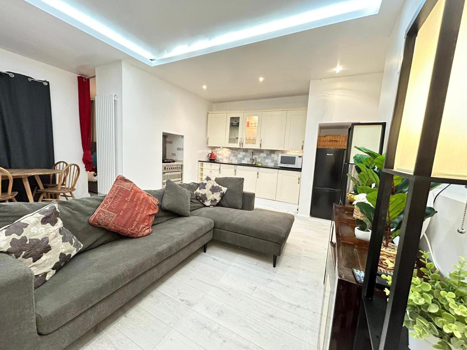 Appartamento 2 Bedroom Flat Wembley